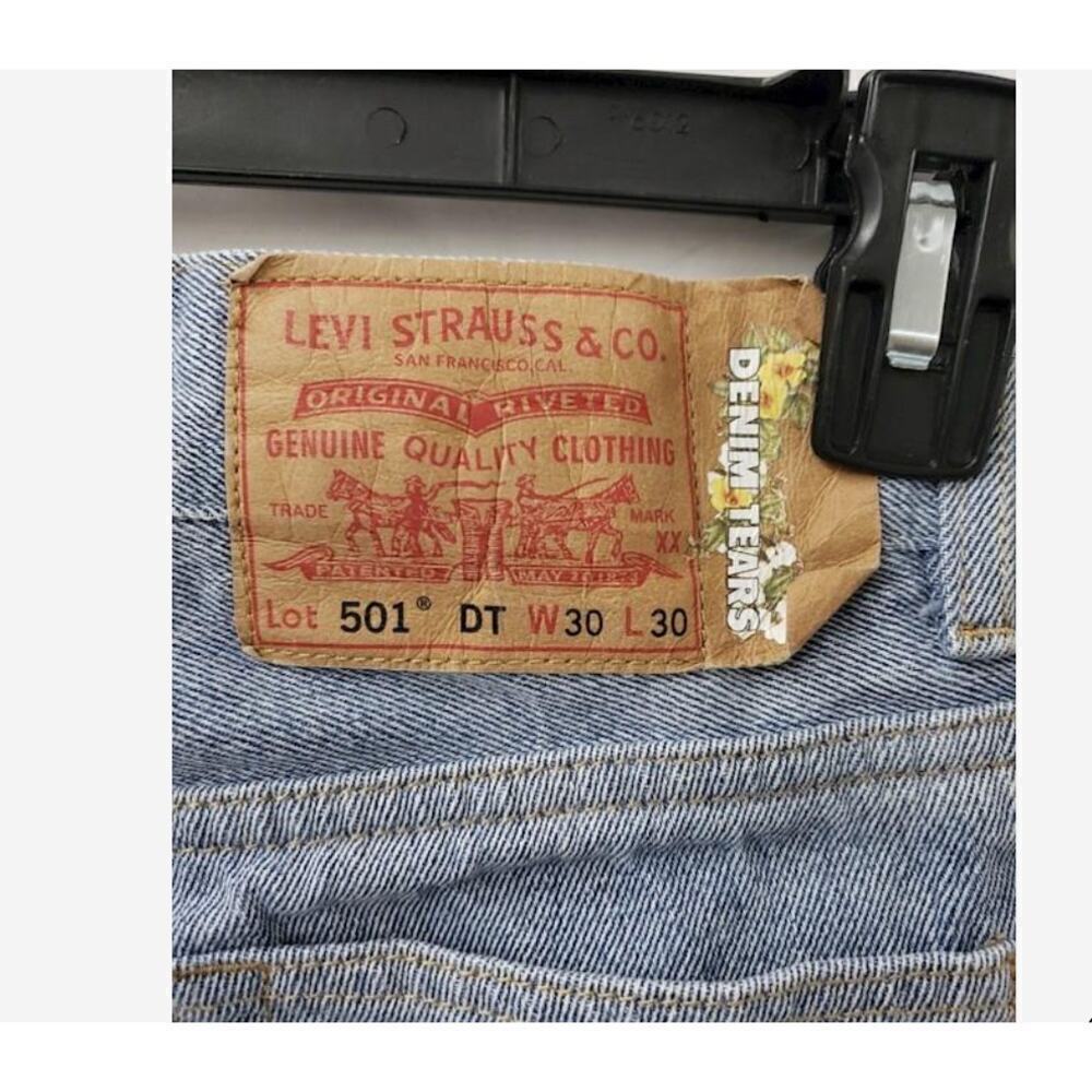 100% Authentic Levi's X Denim Tears Collab Men Blue Jean Size 30 x 30 Fly Button - Picture 6 of 16